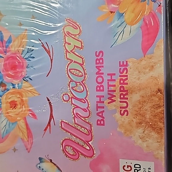 NWT Unicorn Bath Bombs with Suprise - Picture 2 of 5